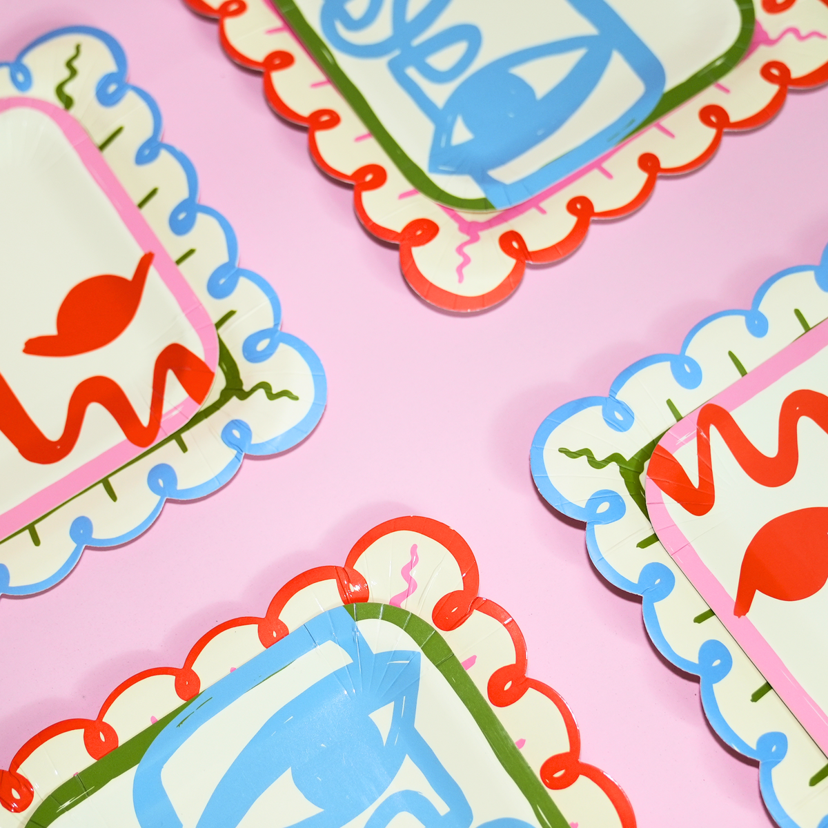 Modern Scalloped Face Dinner Paper Plates (9 Inch, 12 Count) | Art Birthday Party Supplies | Kids Craft Party Paper Plates
